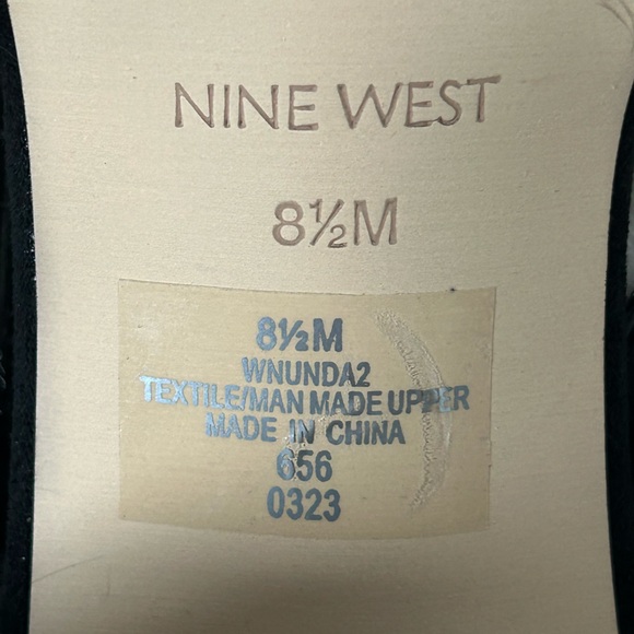 8 1/2 ADE SLINGBACK BLACK AND WHITE HEALS - Picture 10 of 10